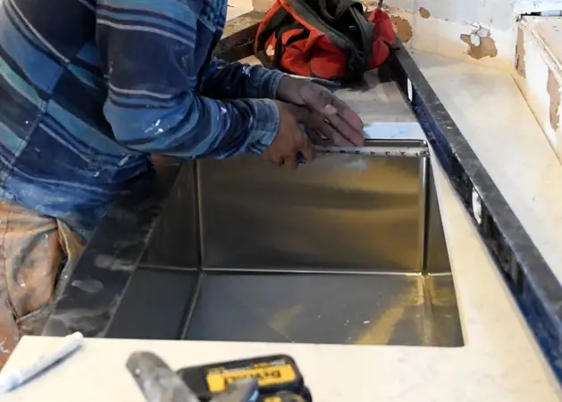 Farmhouse Sink Placement